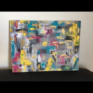 BRIGHT INTERIOR PICTURE